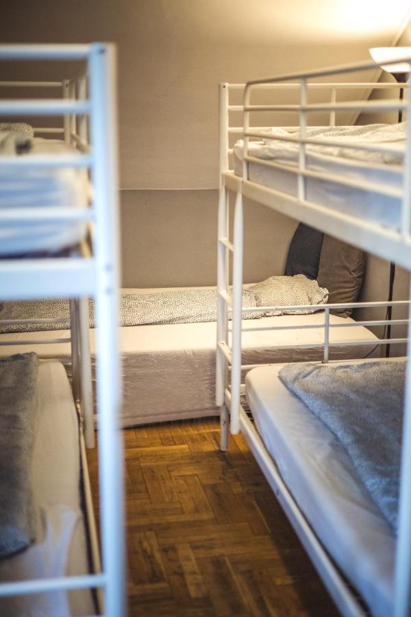 4 Couples & 4 Friends Hostel คราคูฟ ภายนอก รูปภาพ